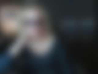 Live cam show with AnnaQueenMuse - Mask on StripNow