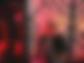 Live cam show with AnnaQueenMuse - Middle Aged on StripNow