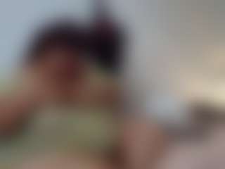 Live cam show with Charlotte-curvy - Moaning on sexylive.show