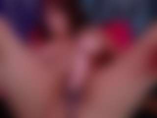 Live cam show with Eka-Urda - Small Tits Mature on pussylord.com