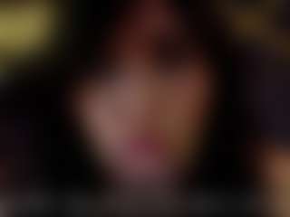 Live cam show with Eka-Urda - Public Brown Hair on Gym Cam Girls