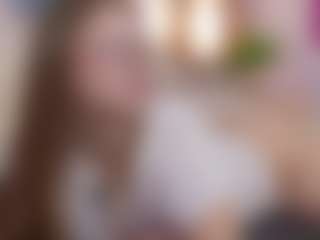 Live cam show with SilverrMoon - Blonde Hair Petite on Camsoda