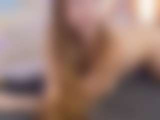 Live cam show with SilverrMoon - Lush Brown Hair on Camiplay Live
