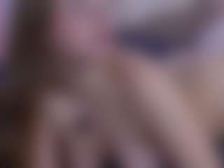 Live cam show with SilverrMoon - Handjob on TeamSkeetLive