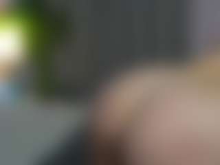 SilverrMoon's Live Sex Cam Show