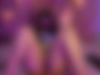 Live cam show with innocenthazel - Curvy on Streamer API