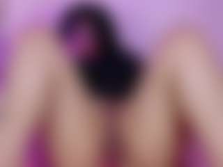 innocenthazel's Live Sex Cam Show