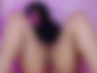 innocenthazel's Live Sex Cam Show