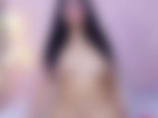 Live cam show with innocenthazel - Trimmed Granny on Camming Site