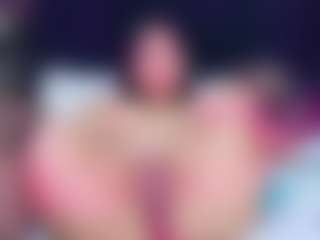 Live cam show with innocenthazel - Interactivetoy Mature on CamClone