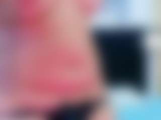 Live cam show with innocenthazel - Granny on livesuperchat.net