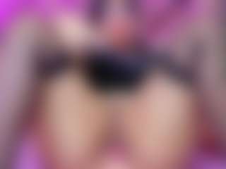 innocenthazel's Live Sex Cam Show