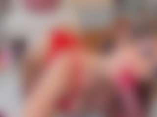 Live cam show with Bella-Posh - Kisses on hrnylive.com