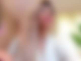 Live cam show with Bella-Posh - Kisses on Mixed Magazine Live