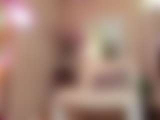 Live cam show with Bella-Posh - Teen (18+) on SpankPalCams