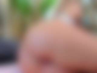 Live cam show with Bella-Posh - Moan on Porn Luv