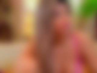 Live cam show with Bella-Posh - Kisses on mypornchat.com