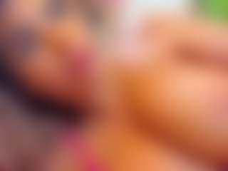 Live cam show with Bella-Posh - Riding on Uber Horny