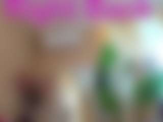 Live cam show with Bella-Posh - Moan on livesexfox.com
