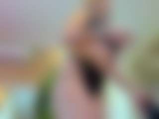 Live cam show with Bella-Posh - Moan on Stripli.com