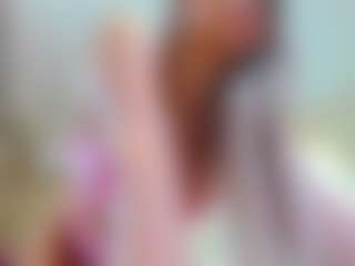 Live cam show with Bella-Posh - Cumslut on Fit Hotties