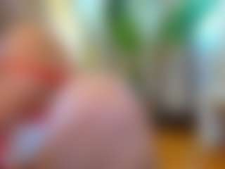 Live cam show with Bella-Posh - Spanks on Dare Cams