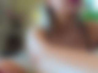 Live cam show with Bella-Posh - Riding on Hubzter Live