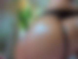 Live cam show with Bella-Posh - Brown Hair on liverealitysex.com