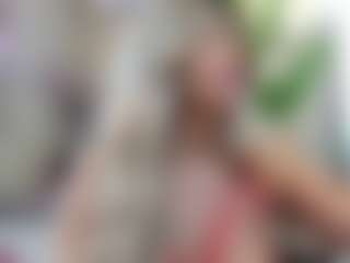 Live cam show with Bella-Posh - Riding on Camming Site