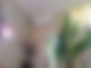 Live cam show with Bella-Posh - Smoking on Dolls Live