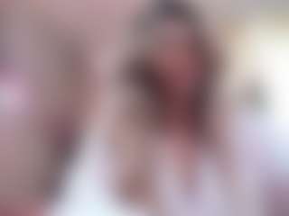 Live cam show with Bella-Posh - Ass Bouncing on livesuperchat.net