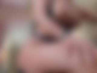 Live cam show with Bella-Posh - Moan on TeamSkeetLive