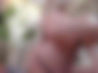 Live cam show with Bella-Posh - Joi on Livezox