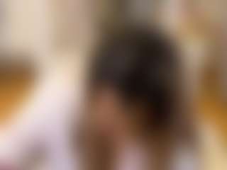 Live cam show with Bella-Posh - Riding on live.xheat.ai