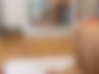 Live cam show with Bella-Posh - Riding on xxxlivecams.org