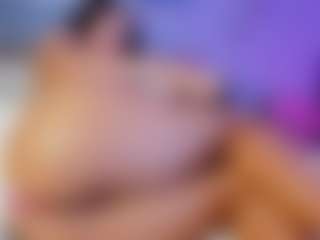 Live cam show with ashly-hills - Petite on livesuperchat.net