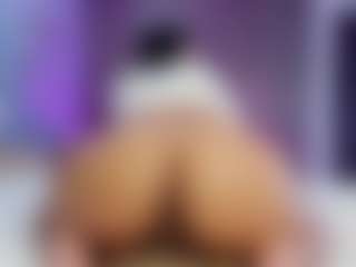 ashly-hills's Live Sex Cam Show