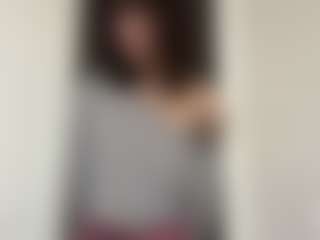 Live cam show with Thea - Brown Hair on Latina Girls