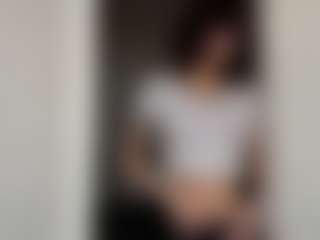 Live cam show with Thea - Gamer Brown Hair on Sweet Sext