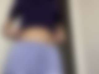 Live cam show with Thea - Gamer Brown Hair on fuck-show.com