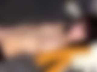 Live cam show with Thea - Toes on Uber Horny