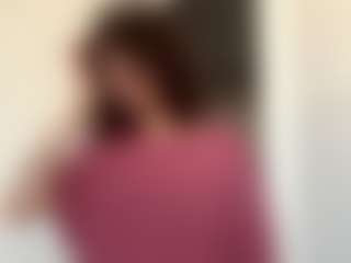 Live cam show with Thea - Shaved on Camsoda Late Night