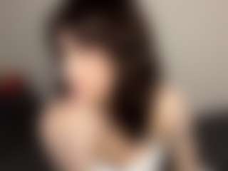 Live cam show with Thea - Belly on Big Tits