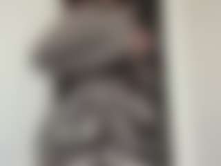 Live cam show with Thea - Belly on Camsoda