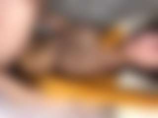 Live cam show with Thea - Toes on Camsoda