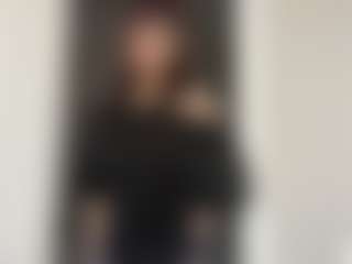 Live cam show with Thea - Glasses on fapnchat
