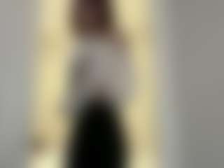 Live cam show with Thea - Mouth on fapnchat