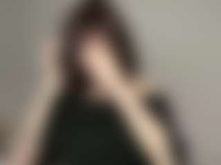 Live cam show with Thea - Gamer on CamwithHer