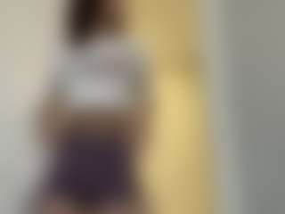 Live cam show with Thea - Gamer Brown Hair on live18s.com