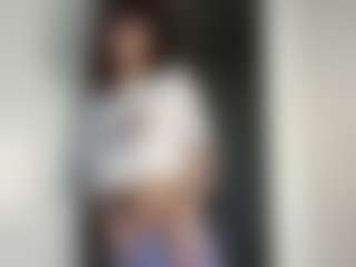 Live cam show with Thea - Mouth on livesuperchat.net